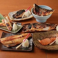 ランチタイムは香ばしい炉端焼き御膳や定食をどうぞ◎
