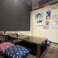 足を伸ばしてくつろげる掘りごたつ席をご用意。長時間の宴会でも疲れにくく、リラックスしてお食事を楽しめます。年齢問わず人気の席で、会社宴会や仲間内の集まりにも最適です。