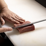 新鮮な海鮮は、店内で捌いて調理しております！季節によって変わる旬のおススメ料理をご堪能下さい★