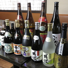 お料理に合う日本酒を豊富にご用意しております。