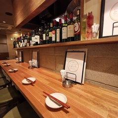 2人の距離が縮まるカウンター席