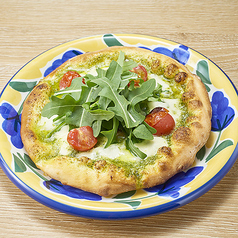 フレッシュトマトとモッツァレラのジェノベーゼ