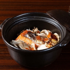 鮭ハラスとイクラの土鍋ご飯