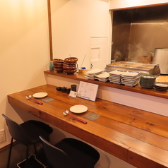 カウンター席は8卓ございます♪調理風景を目の前で楽しめる特等席で、お一人様やデートでのご利用におすすめです。