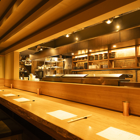 【北新地駅すぐ】「焼鳥×ワイン」で楽しむ大人の隠れ家