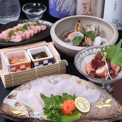 旬のお魚を使用した『魚しゃぶ』やおつまみを楽しめる居酒屋です。