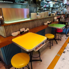 【テーブル席：2名×2卓】