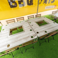 【1テーブル4名様】テントがあるので雨が降っても安心してBBQをお楽しみいただけます。機材や食材が揃っているので、ビアガーデン気分で手軽に楽しめます♪※画像はイメージです。