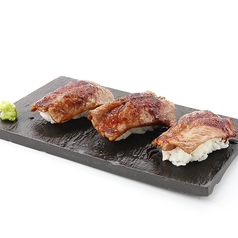 炙り肉寿司（三貫）