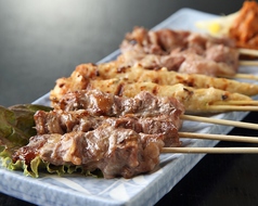 串焼き鶏もも、シロコロ、つくね(本)