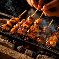炭火の香ばしさと溢れる肉汁！職人が焼き上げる九州地鶏
