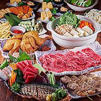 自慢の焼き鶏に加え、魚や肉も楽しめる飲み放題付コース