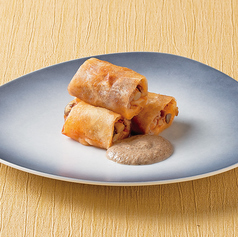 秋茸ソース掛け 牛肉とトマトのチーズ春巻き