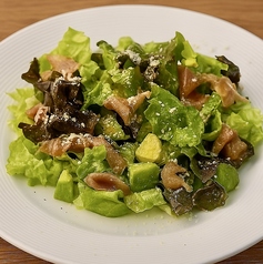 生ハムとアボカドのサラダ