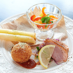 【旬の新鮮な食材を楽しむ！】前菜盛り合わせ