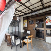 外の風を感じたい方は是非テラス席をご利用ください◎