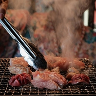 目の前で焼き上げる、臨場感溢れる炉端焼き