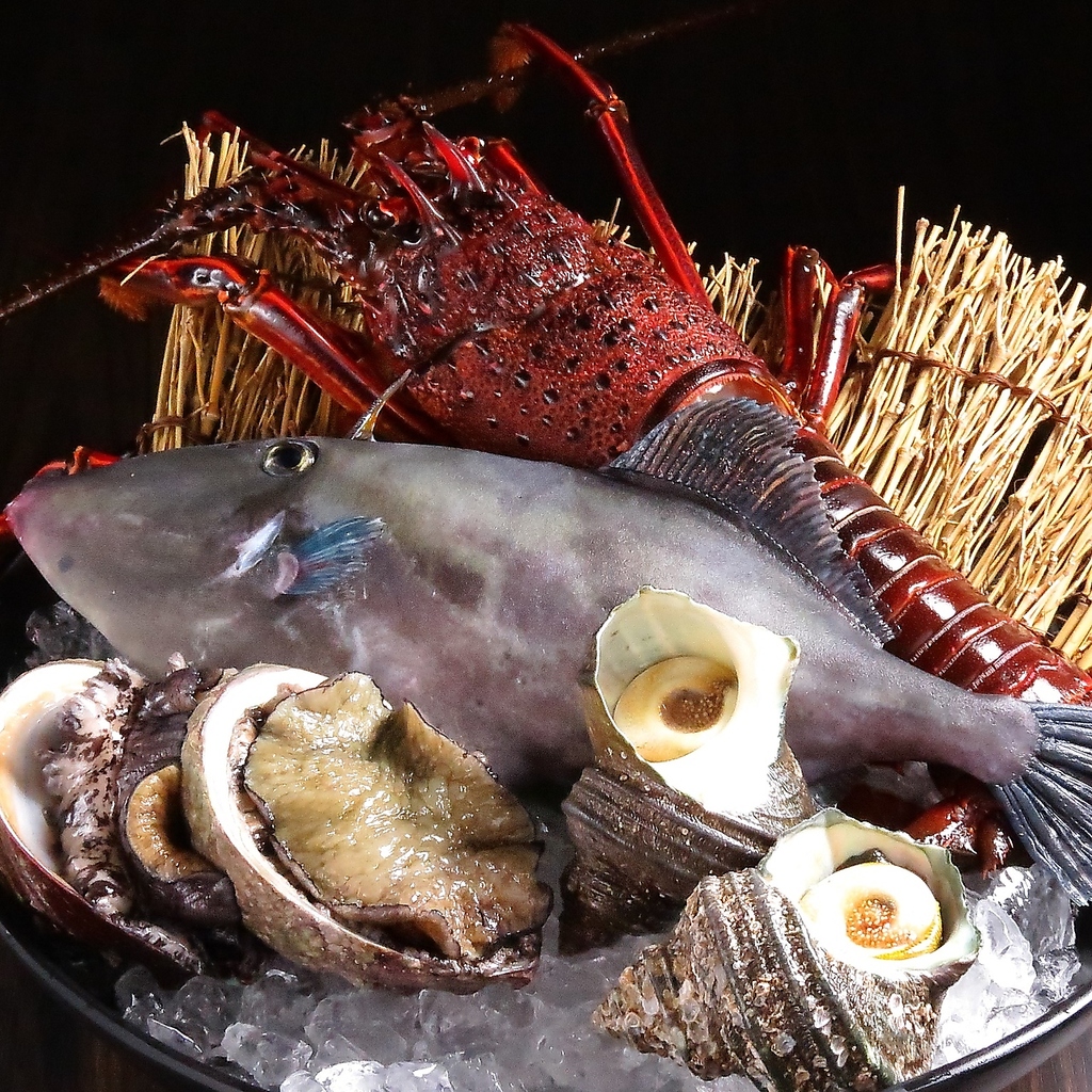 いけすに入った新鮮なお魚を調理するため、活き活きとした鮮度バツグンの料理をご提供いたします！