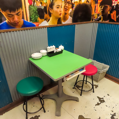 【テーブル席：2名×2卓】