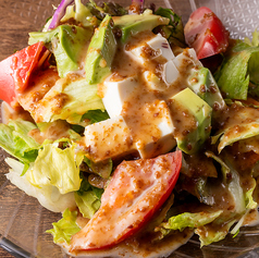 アボカドと豆腐の金胡麻サラダ