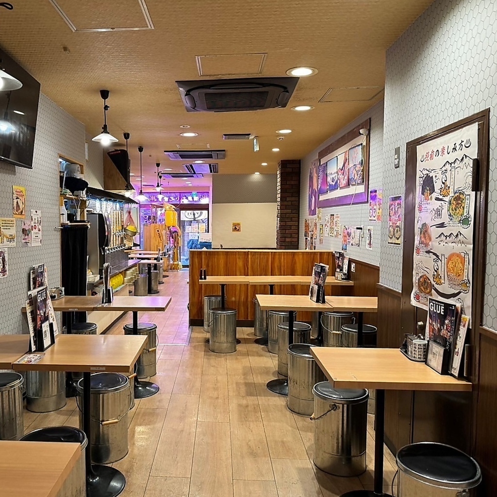 お仕事帰りのちょい飲みから大人数での飲み会まで、様々なシーンに対応可能な！