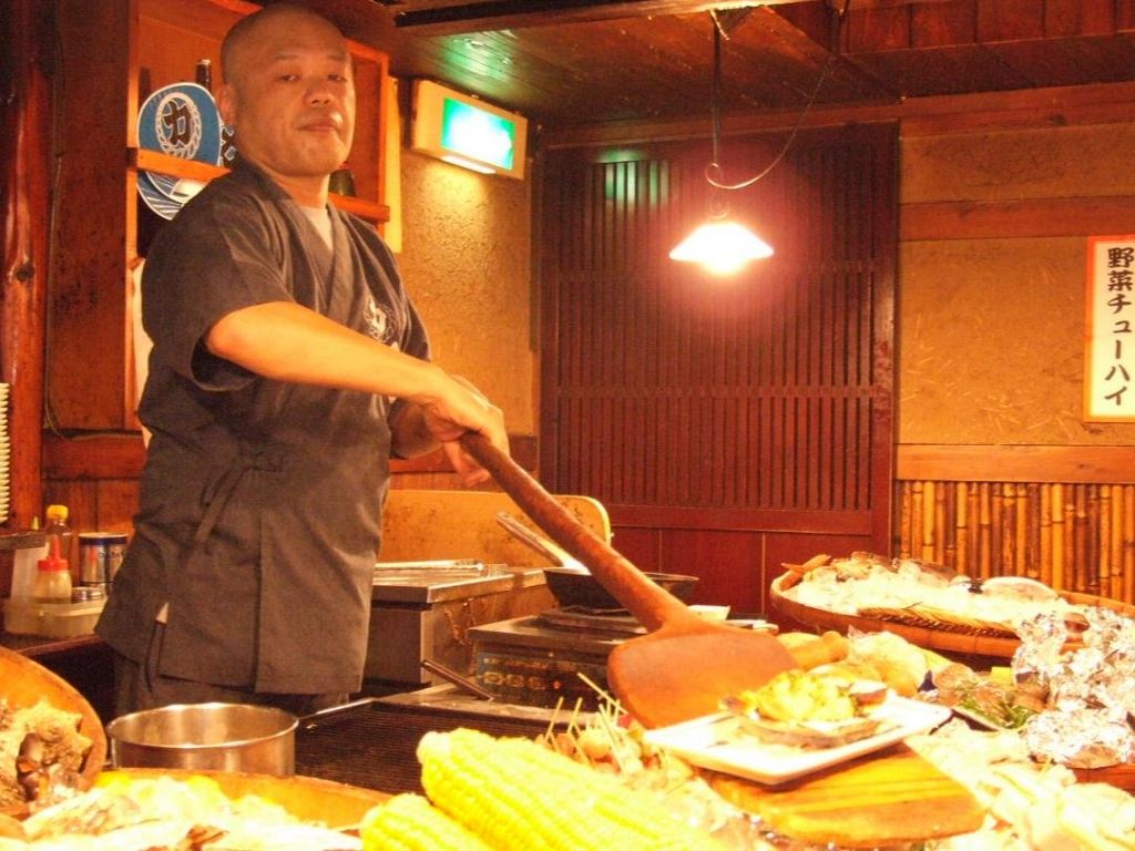 「へい！おまち！」新鮮な食材が盛り沢山♪飲んで食べても驚きの安さ！！