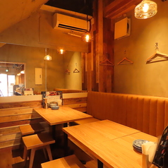 【６名様～OK】友人や仲間との大切な集まりにぴったりな半個室スペースがございます。混雑している場合は、相席になる場合もございます。