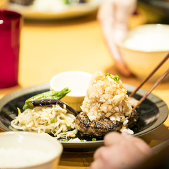 シェフ手作りの焼きたてハンバーグをご堪能下さい♪