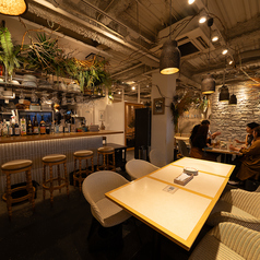 TOLAH UMEDA トーラの雰囲気2