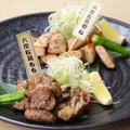 料理メニュー写真 大摩桜鶏モモとムネの食べ比べ