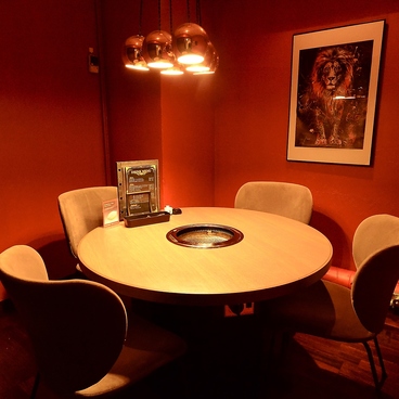 炭火焼肉 琉信亭の雰囲気1