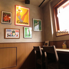 窓際カウンター席