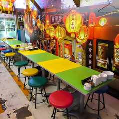 【テーブル席：2名×1卓／4名×1卓】