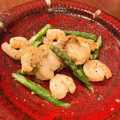 大粒帆立と海老の味噌バター焼き
