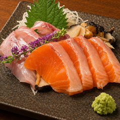 七谷地鶏のお刺身(たたきもございます)