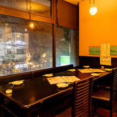 木屋町通り沿い。7~10名様用半個室。