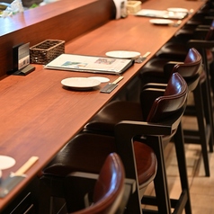 おひとり様も利用しやすいカウンター席を16席ご用意!お気軽にご来店ください。
