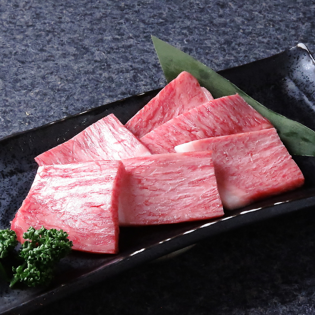 「黒毛和牛特選ロース」。とろける食感とすっと溶ける良質の脂をどうぞ。