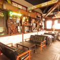 ゆったりと寛げる2名様掛けのテーブル席。落ち着いた雰囲気の店内で、美味しいハンバーガーやカフェメニューを心ゆくまでお楽しみいただけます♪少人数でのランチや、お買い物の合間の休憩にもぜひご利用ください。