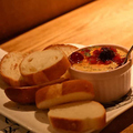 料理メニュー写真&nbsp;女性支持率No1!!自家製レアチーズ豆腐withフランスパン