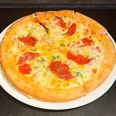 サラミとポテトのピッツァ