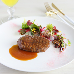新鮮な食材のみを使用した贅沢なお料理の数々。