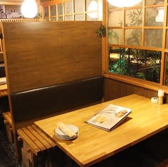 ゆったりテーブル席
