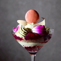 【旋律】ピスタチオとチェリーのパフェ