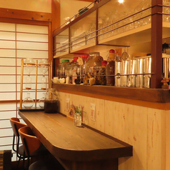 カウンター席で大人の雰囲気を楽しめる隠れ家的なお店。