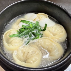 ハーフなら500円！韓国餃子のほっこりスープ