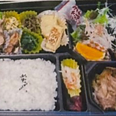 木曽のなごみ弁当（メインは飛騨豚の13品）