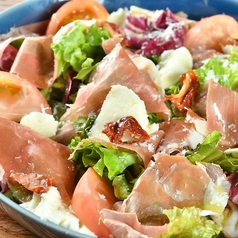 生ハムとモッツァレラのイタリアンサラダ
