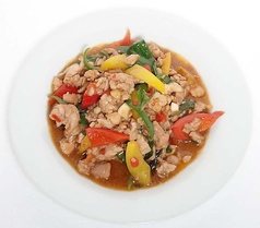 ガパオ・ガイ　鶏肉のバジル炒め