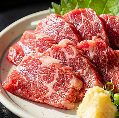 熊本県産上赤身馬刺し　390円